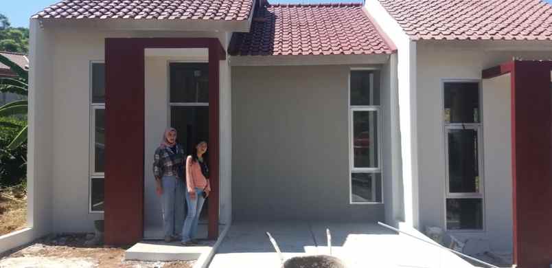 dijual rumah cimanggung parakan muncang