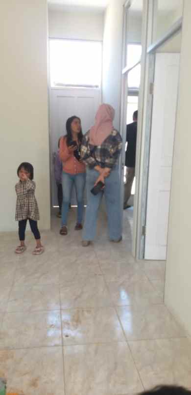 dijual rumah cimanggung parakan muncang