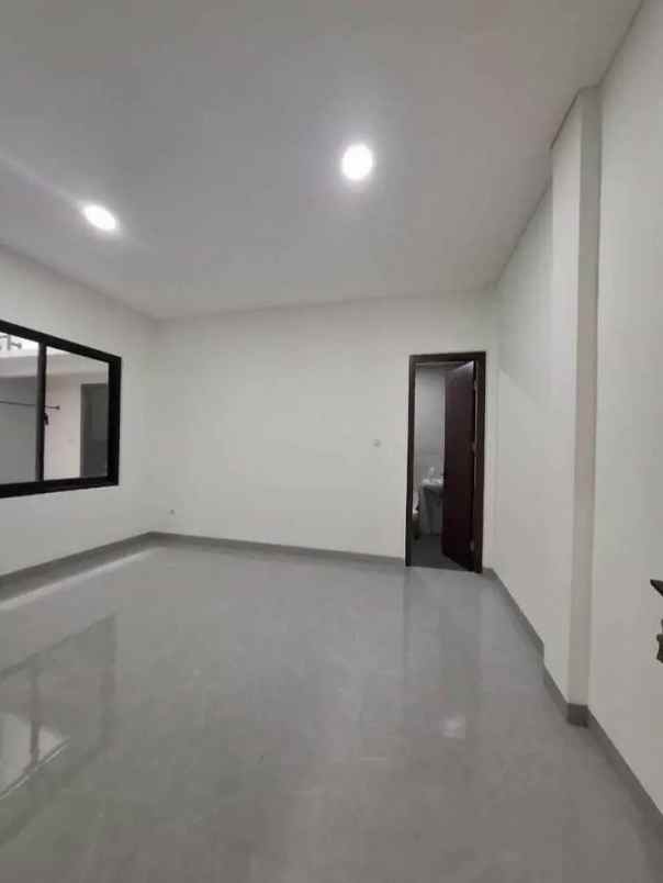 dijual rumah cinere depok