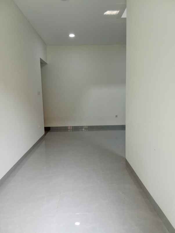 dijual rumah cinere depok