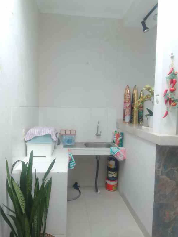 dijual rumah cipageran