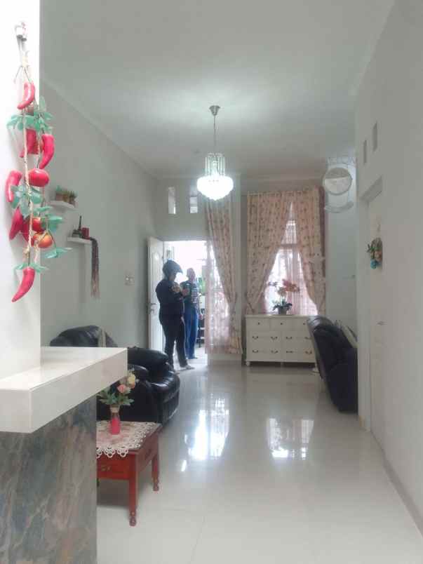 dijual rumah cipageran