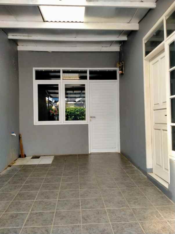 dijual rumah cipageran