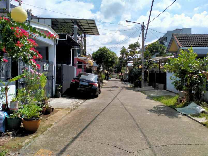 dijual rumah cipageran