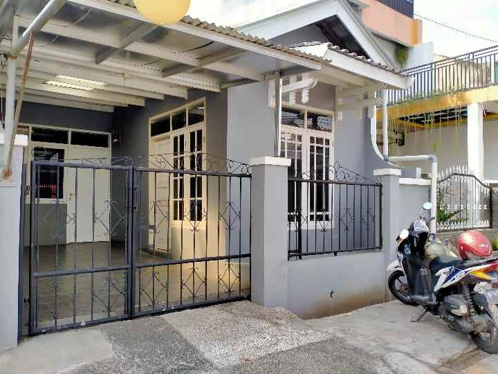 dijual rumah cipageran