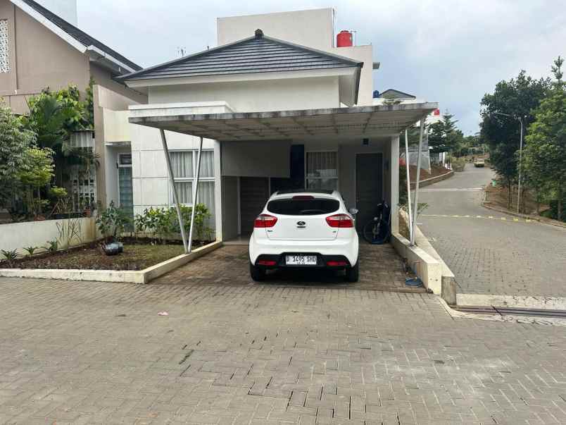 dijual rumah cipageran