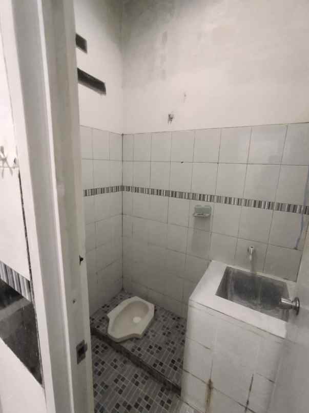 dijual rumah cipedak