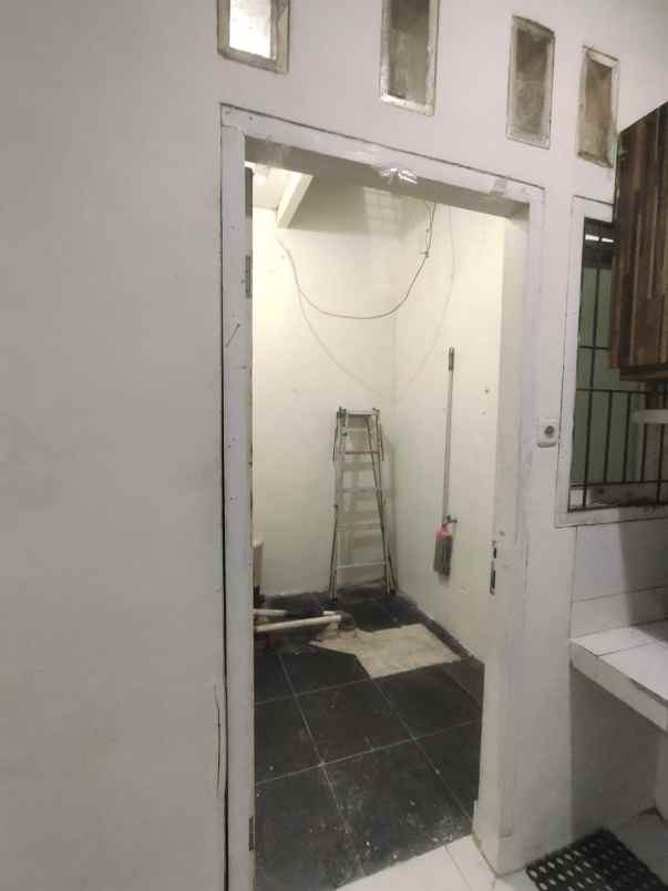 dijual rumah cipedak