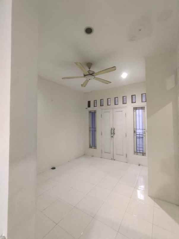 dijual rumah cipedak