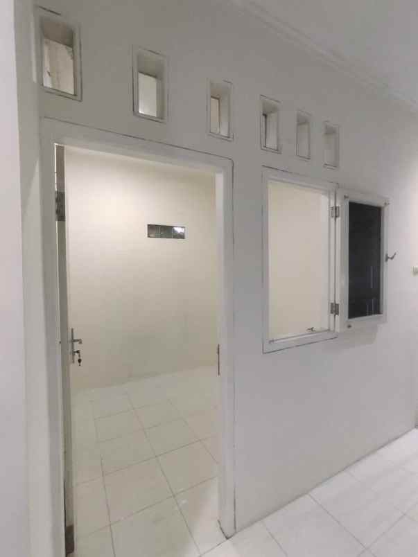 dijual rumah cipedak