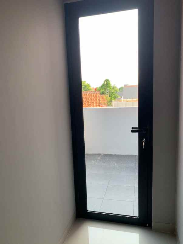 dijual rumah cipedak jagakarsa jakarta