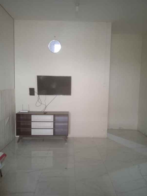 dijual rumah cipondoh makmur