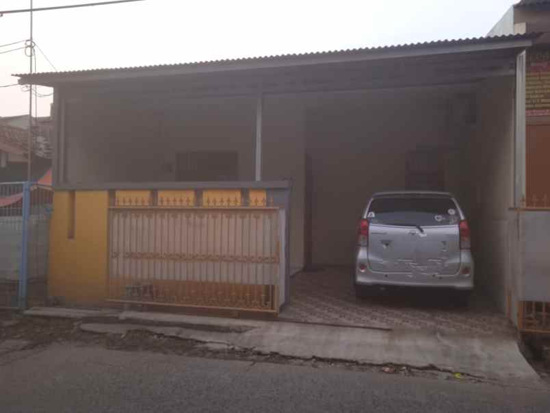 dijual rumah cipondoh makmur
