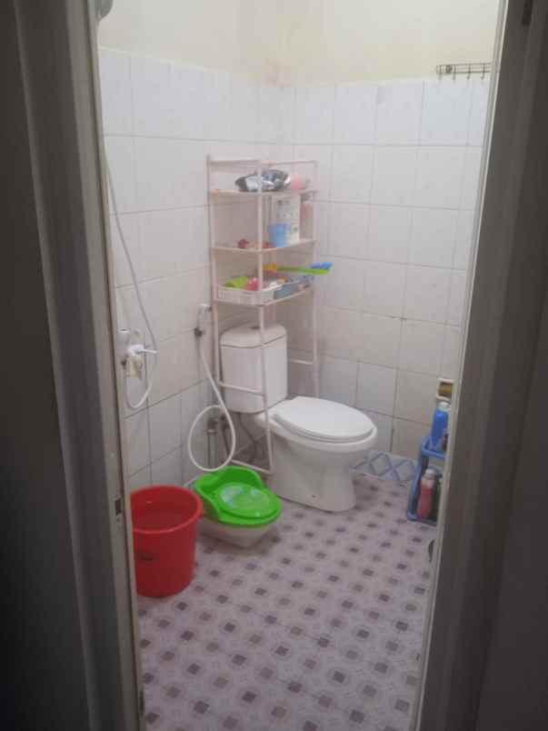 dijual rumah cipondoh makmur