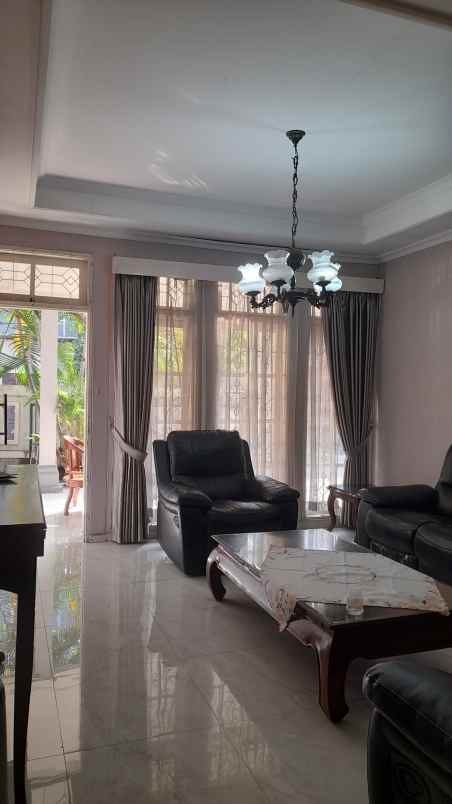 dijual rumah ciputat timur