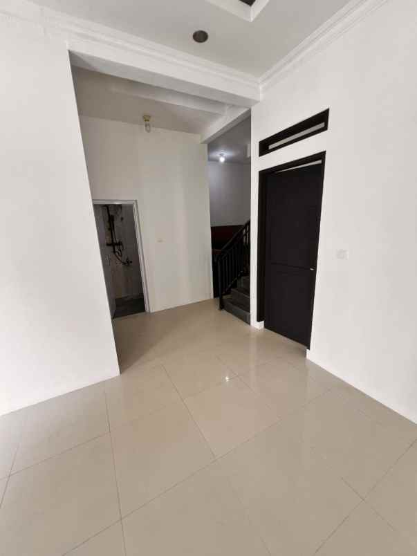 dijual rumah cisaranten kulon