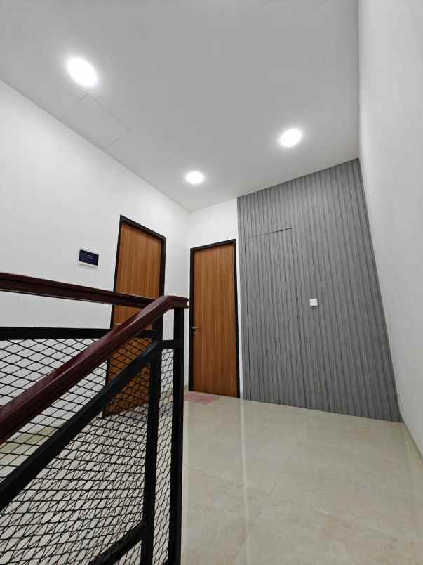 dijual rumah citra 2