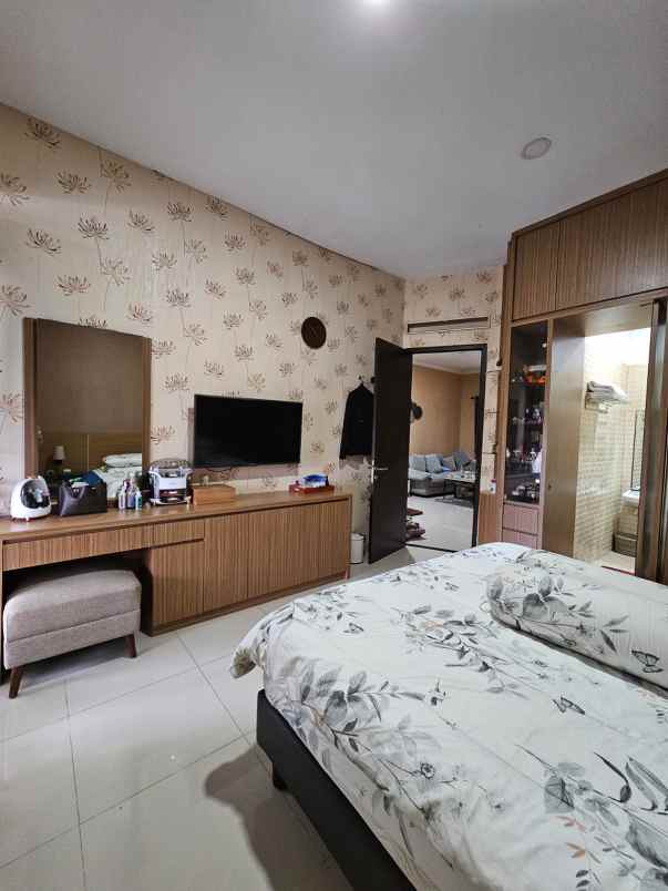 dijual rumah cluster batununggal indah