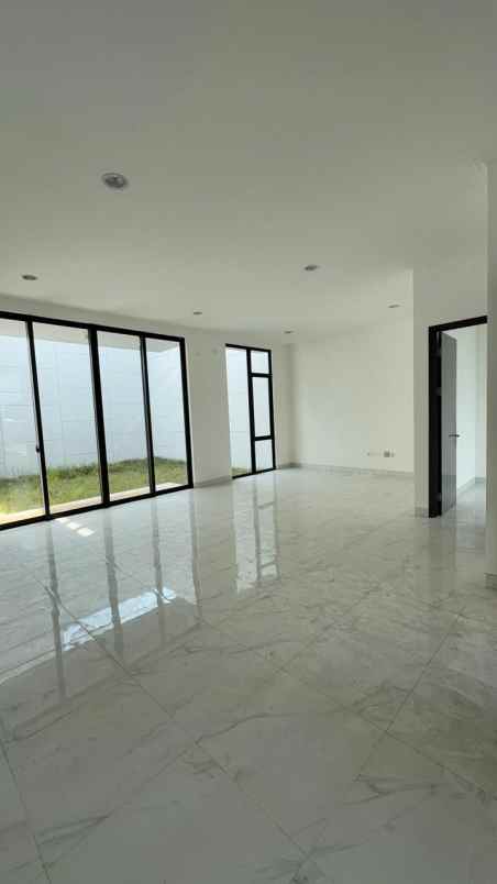 dijual rumah cluster kuningan village pik2