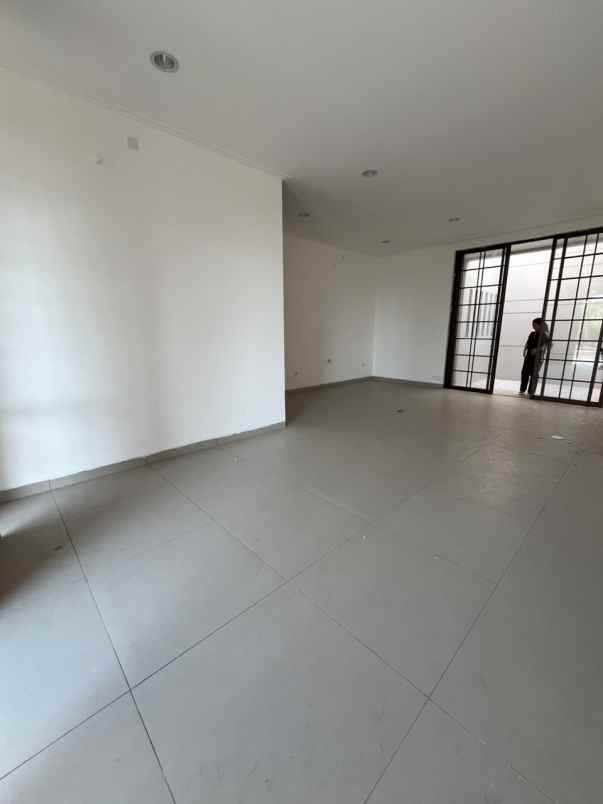 dijual rumah cluster okinawa pik2