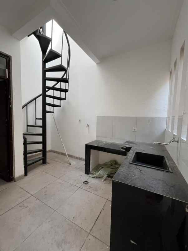 dijual rumah cluster okinawa pik2