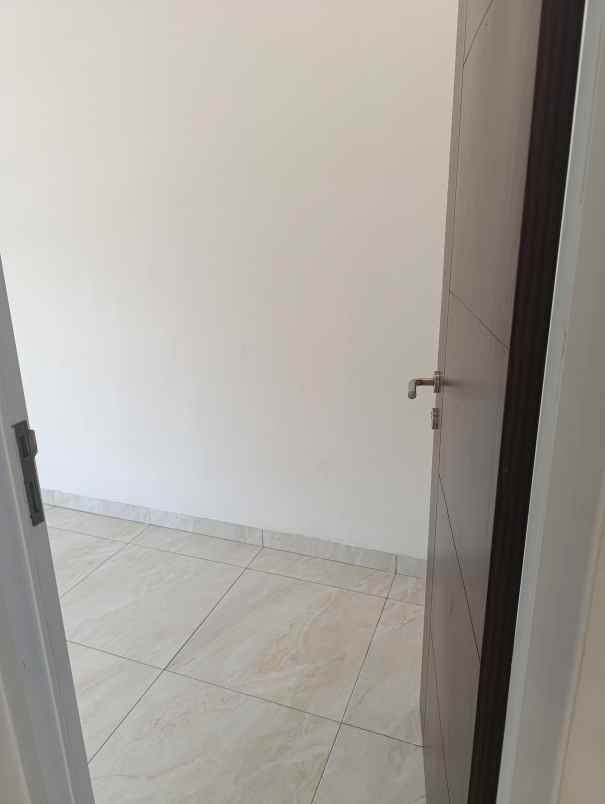 dijual rumah cluster pesona rorotan