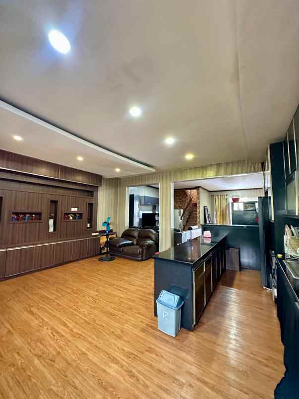 dijual rumah cluster syailendra grand