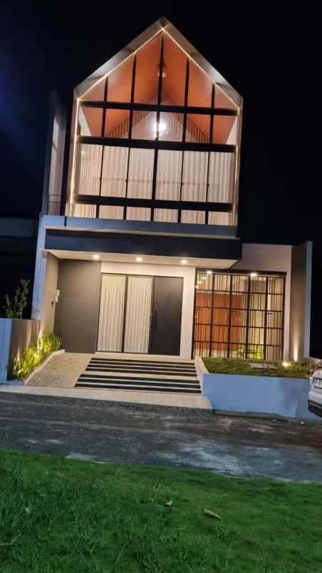 dijual rumah dago