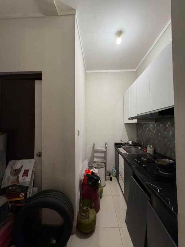 dijual rumah dekat mall di burgundy summarecon bekasi