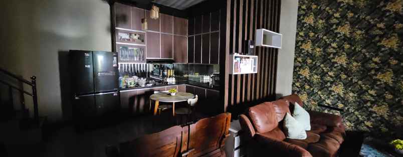 dijual rumah dekat sumarecon bekasi