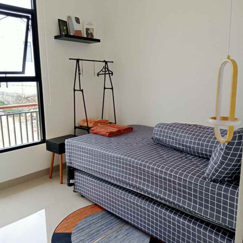 dijual rumah depan gedung baru dprd