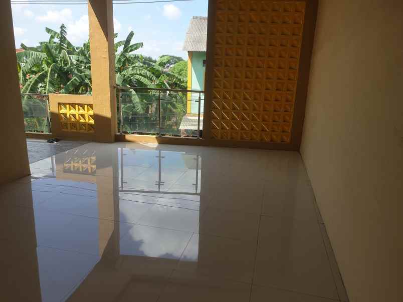 dijual rumah depan pt pupuk kujang cikampek