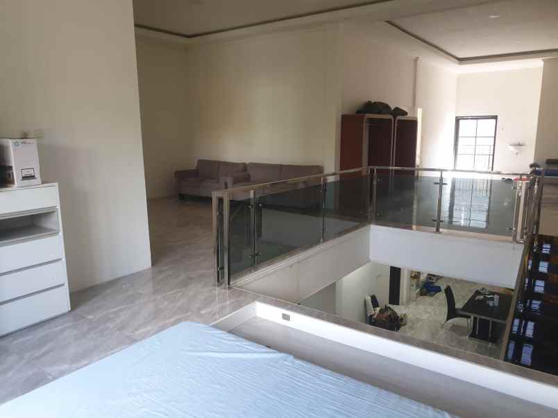 dijual rumah depan pt pupuk kujang cikampek