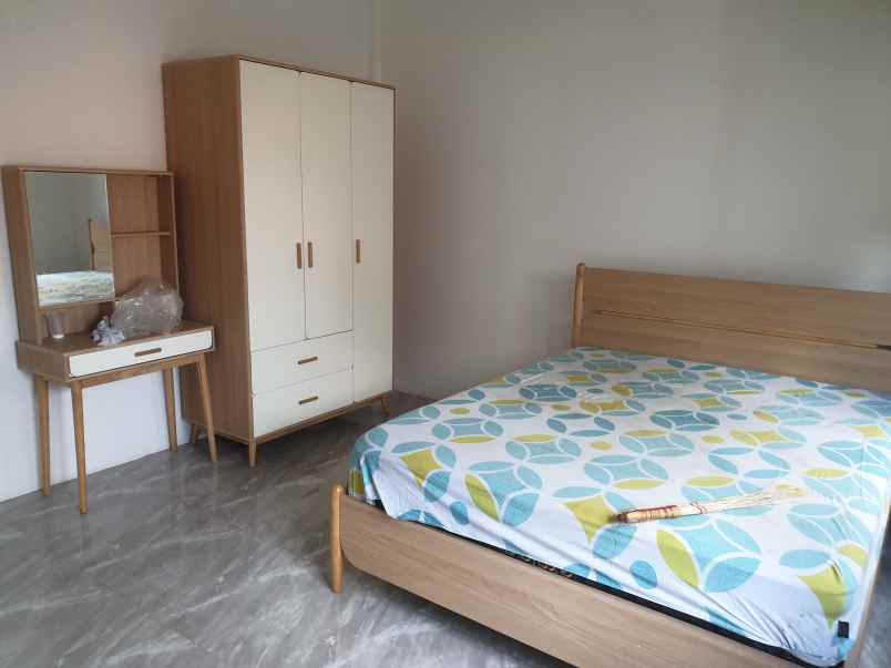 dijual rumah depan pt pupuk kujang cikampek