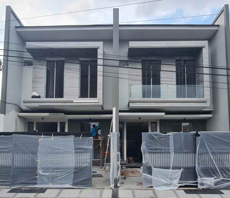 dijual rumah dharmahusada
