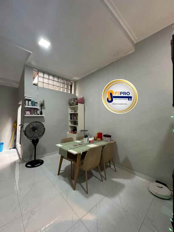 dijual rumah di daerah pulogebang permai