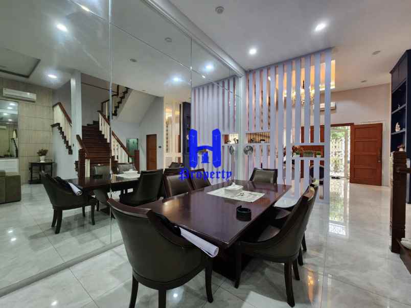 dijual rumah di jalan panglima nyak makam medan