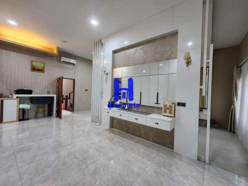 dijual rumah di jalan panglima nyak makam medan