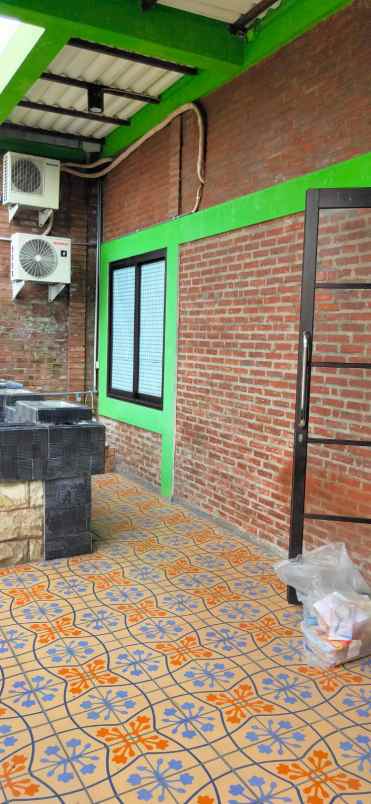 dijual rumah di kutisari indah utara