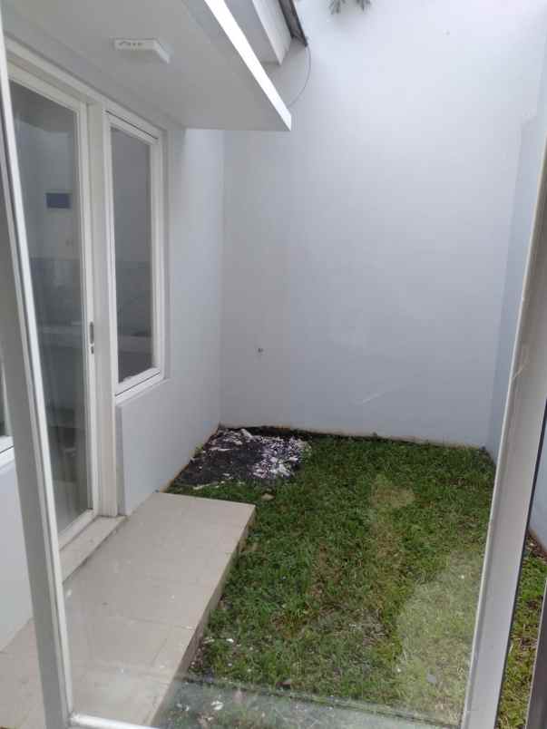 dijual rumah di samira residence sentul selatan