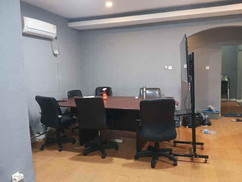 dijual rumah di tebet barat