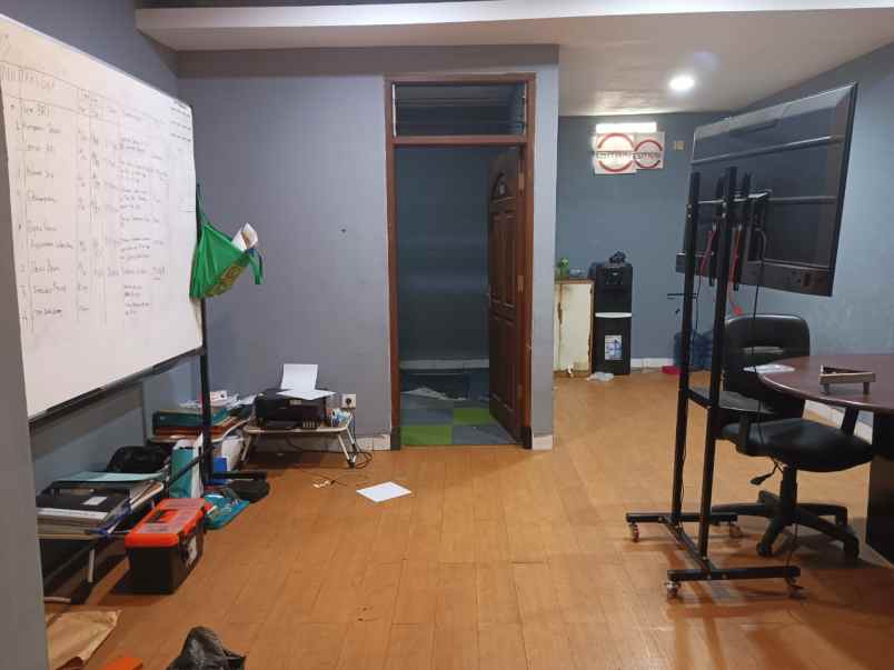 dijual rumah di tebet barat