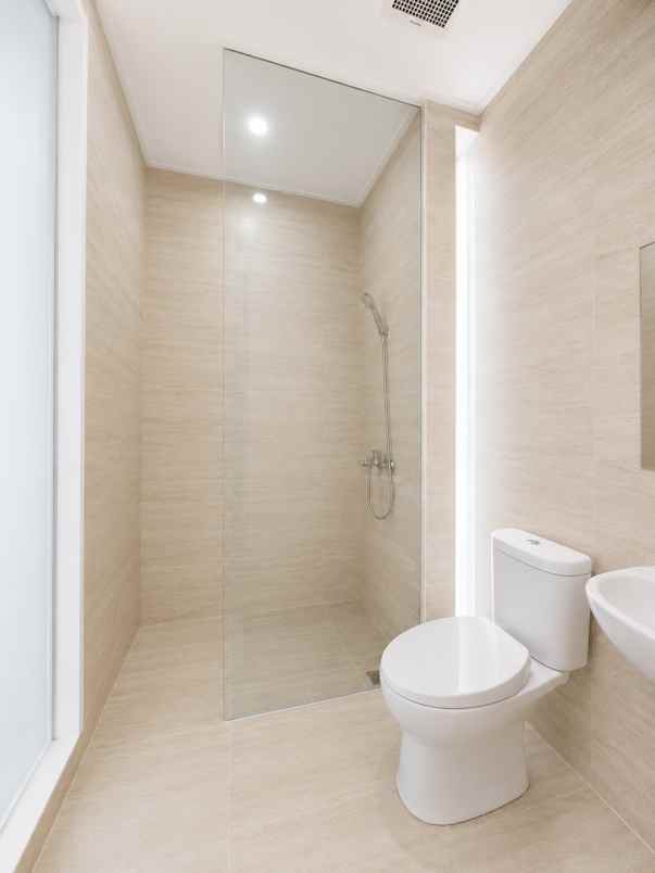 dijual rumah discovery sektor 9 bintaro