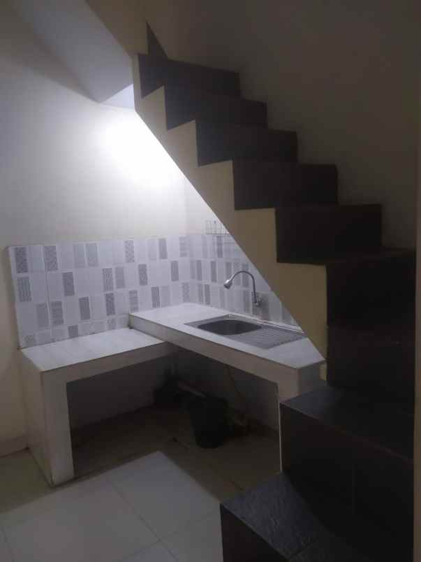 dijual rumah dukuh zamrud blok m padurenan