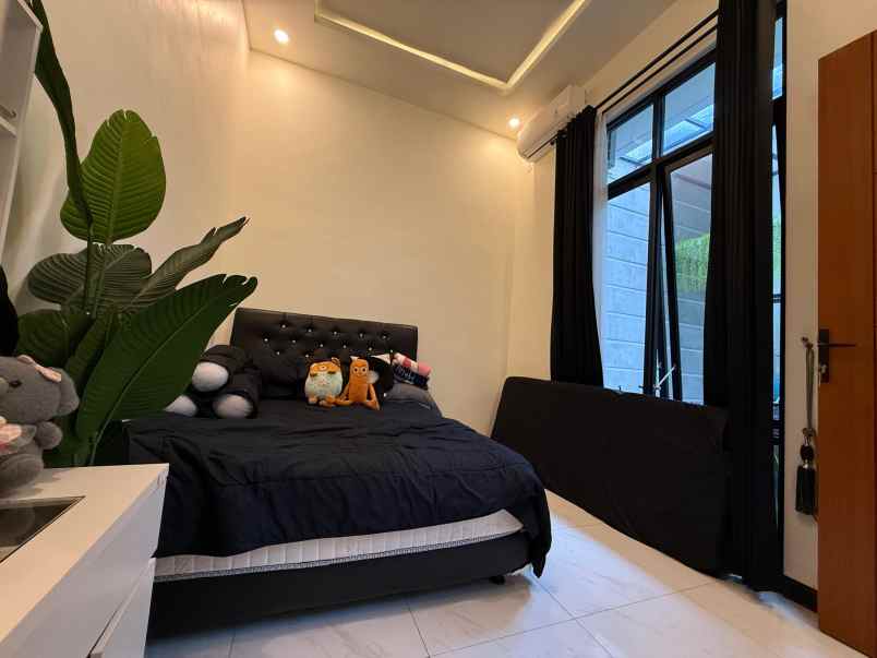 dijual rumah eksklusif lokasi araya malang