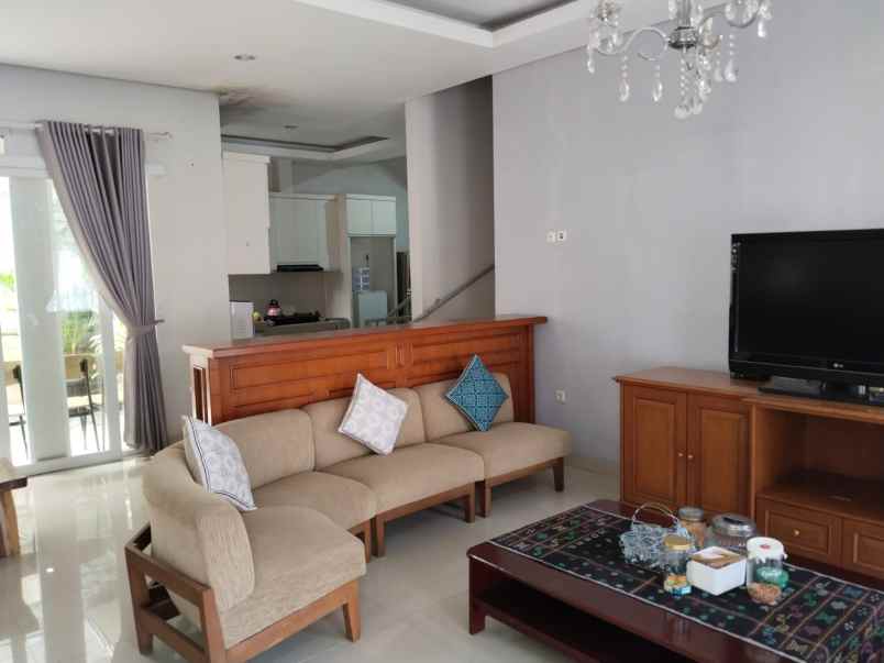 dijual rumah full furnish di setiabudi bandung