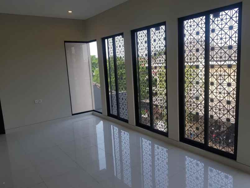 dijual rumah galaxy bumi permai