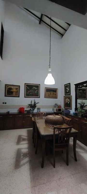 dijual rumah gedung sucofindo jln raya