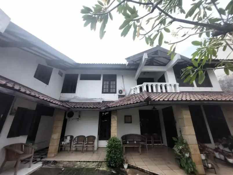 dijual rumah gedung sucofindo jln raya