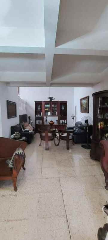 dijual rumah gedung sucofindo jln raya